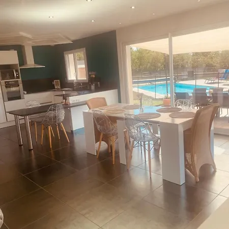 Semesterbostad Familiale Avec Piscine